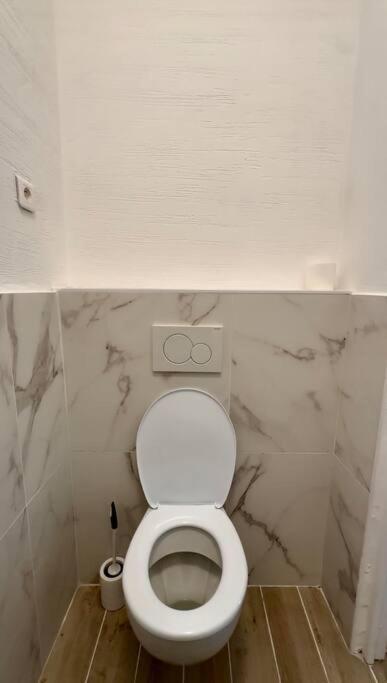 Charmant 3 Pieces Idealement Situe Ментона Экстерьер фото